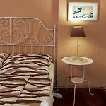 City-ferienwohnungen-dresden - Zentral Gelegen Im Haus Louisenstrasse 11 - Dresden-neustadt Appartement Dresden