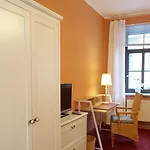 City-ferienwohnungen-dresden - Zentral Gelegen Im Haus Louisenstrasse 11 - Dresden-neustadt Appartement Dresden