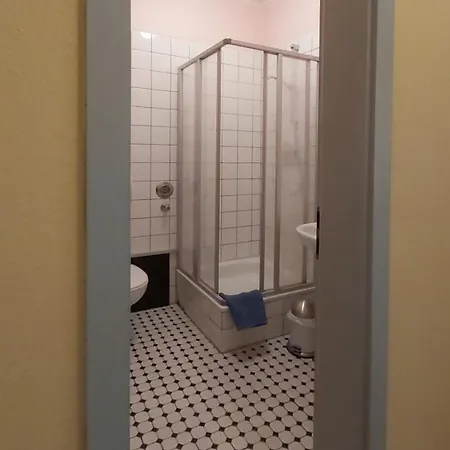 City-ferienwohnungen-dresden - Zentral Gelegen Im Haus Louisenstrasse 11 - Dresden-neustadt Apartman Drezda