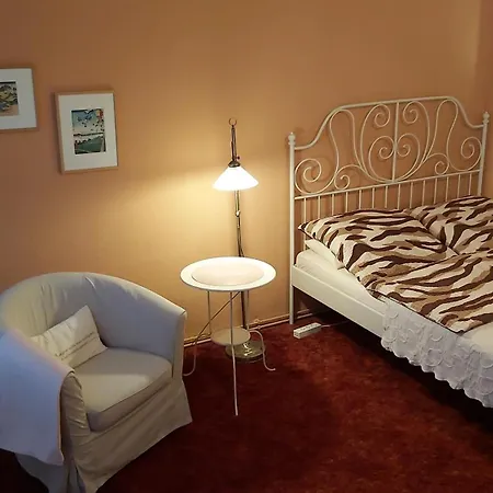 City-ferienwohnungen-dresden - Zentral Gelegen Im Haus Louisenstrasse 11 - Dresden-neustadt *