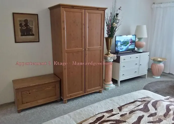 Appartement City-ferienwohnungen-dresden - Zentral Gelegen Im Haus Louisenstrasse 11 - Dresden-neustadt *