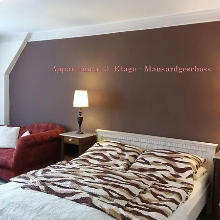 City-ferienwohnungen-dresden - Zentral Gelegen Im Haus Louisenstrasse 11 - Dresden-neustadt *